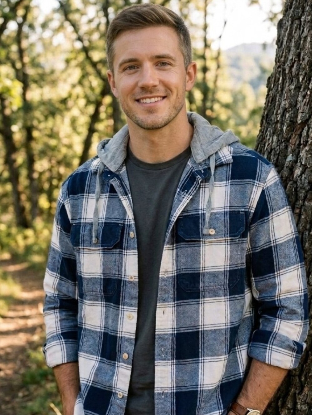 American Eagle Outfitters Navy and White Plaid Hooded Flannel Shirt - Picture 5 of 5